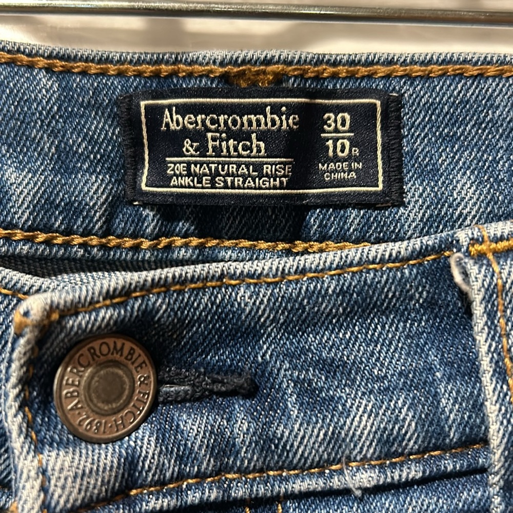 Abercrombie natural rise jean